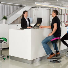 Lade das Bild in den Galerie-Viewer, Sattelstuhl Salli SwingFit